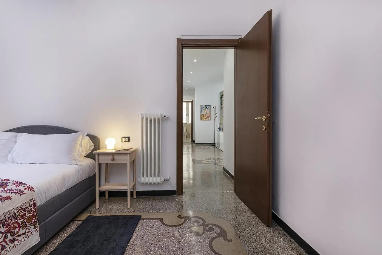 Central & Cozy Apartment By Wonderful Italy Genoa