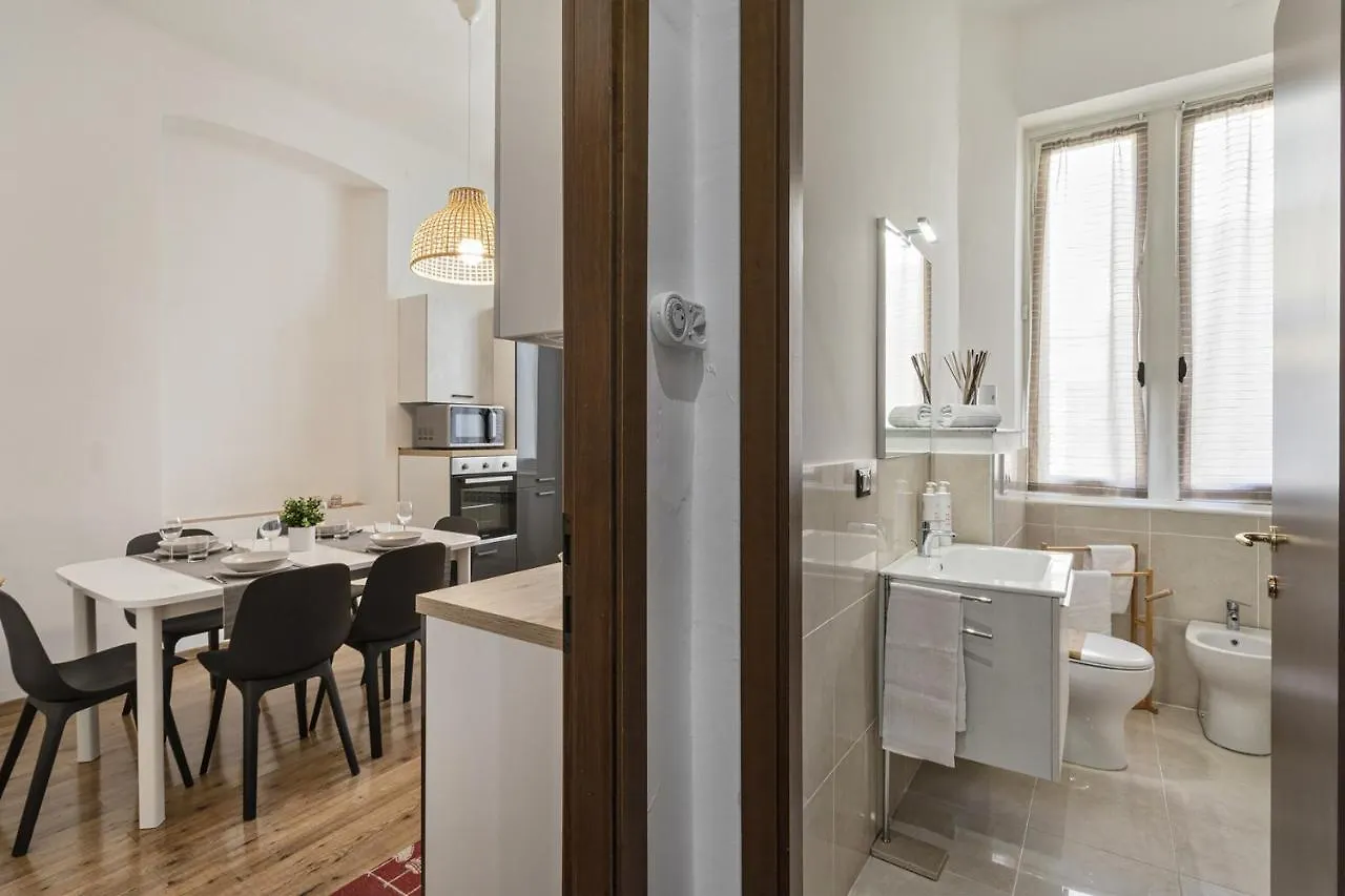Central & Cozy Apartment By Wonderful Italy Genoa